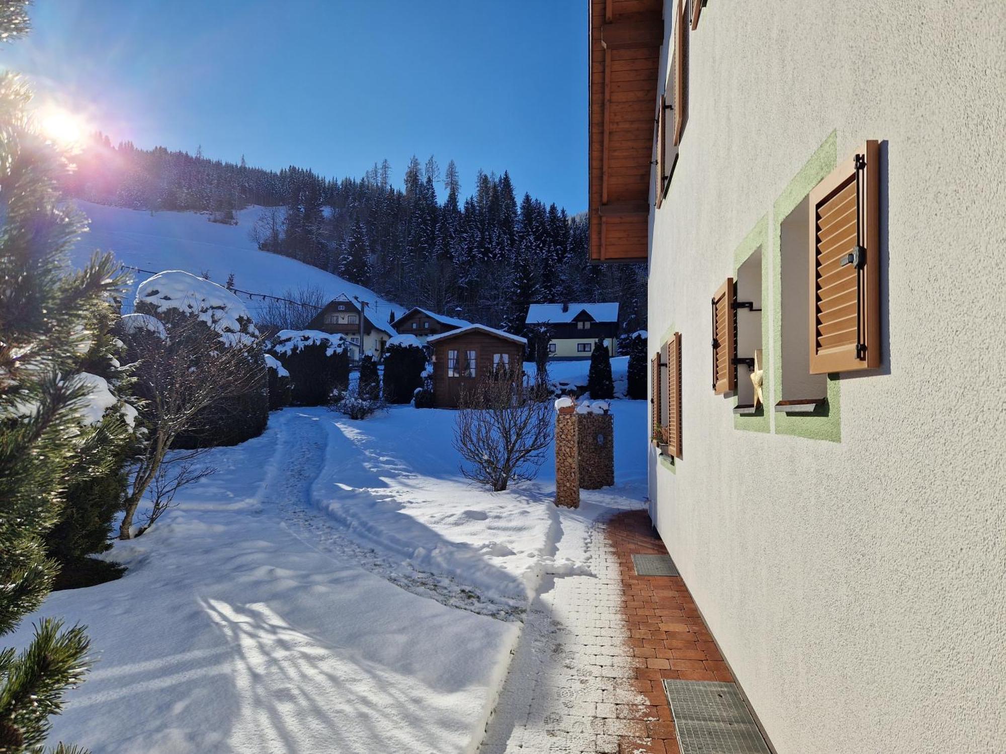 Appartement Bergtraeume Haus im Ennstal Exterior foto